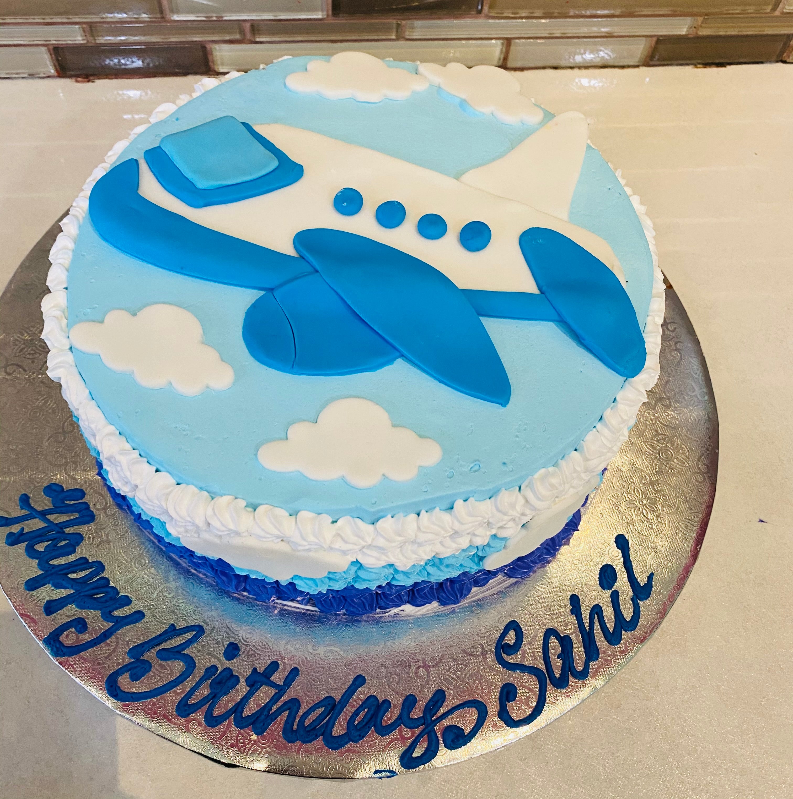 aeroplane #cake #birthday #buttercream #zetycookies #putr… | Flickr